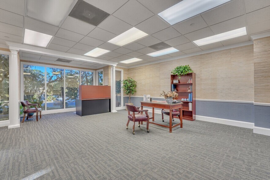 More Photos Of 52 New Orleans Rd, Hilton Head Island Office For Sale