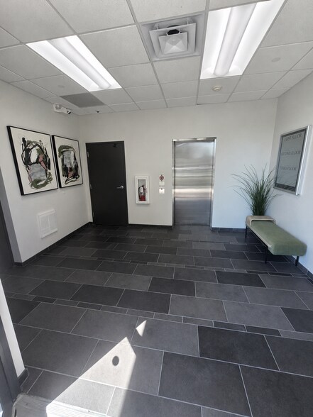 More Photos Of 505 Market St, West Des Moines Office For Sale