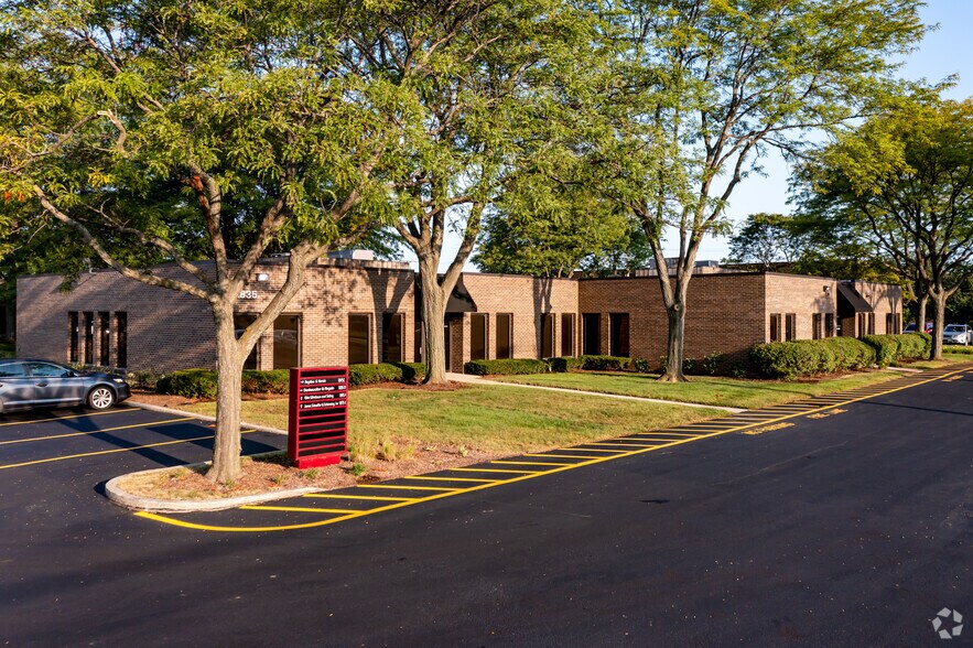 More Photos Of 1835 Rohlwing Rd, Rolling Meadows Unknown For Lease