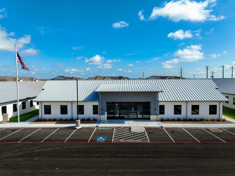 More Photos Of 211 Crossing Ave, San Antonio Office For Sale