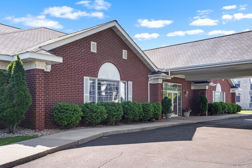 More Photos Of 16394 Glory Ln, Eden Prairie Funeral Home For Sale