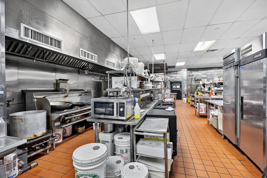 More Photos Of 560 S Main St, Andover General Retail For Sale