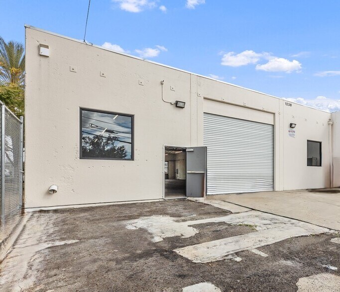 More Photos Of 1238 W 1st St, Santa Ana Storefront For Lease