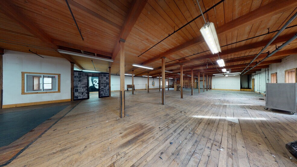 More Photos Of 119 R Foster St, Peabody Warehouse For Lease