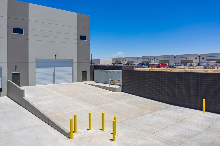 More Photos Of 4465 E Nunneley Rd, Gilbert Warehouse For Lease