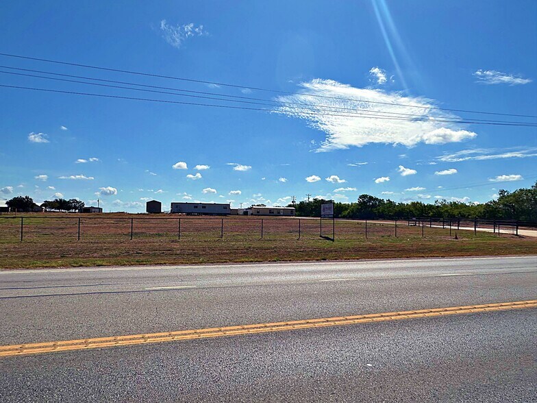 More Photos Of 823 TX-16, Jourdanton Land For Sale
