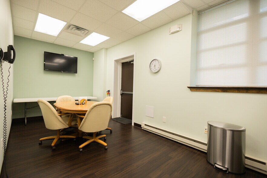 More Photos Of 190 Tenby Chase Dr, Delran Office For Lease