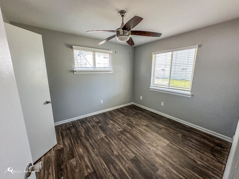 More Photos Of 4663 Waldrop Dr, Forest Park Apartments For Sale