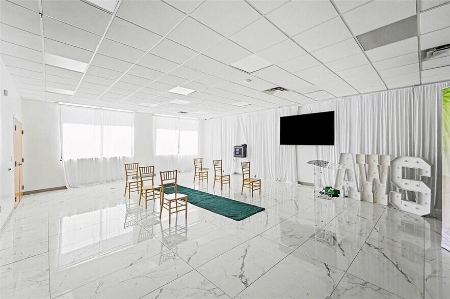 More Photos Of 2304 E Busch Blvd, Tampa Office For Sale