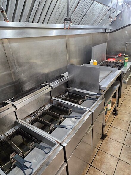 More Photos Of 149 S Lake Ave, Pahokee Restaurant For Sale