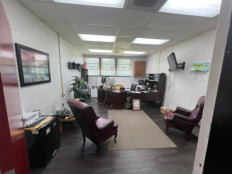 More Photos Of 704 State Road S-13-680, Jefferson Manufacturing For Sale