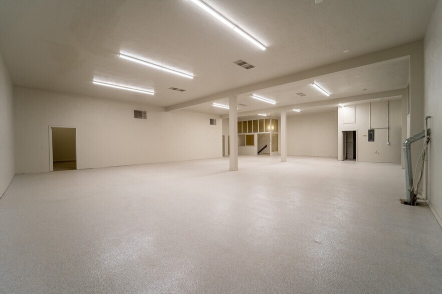 More Photos Of 119 D St, Marysville Storefront Retail Office For Sale