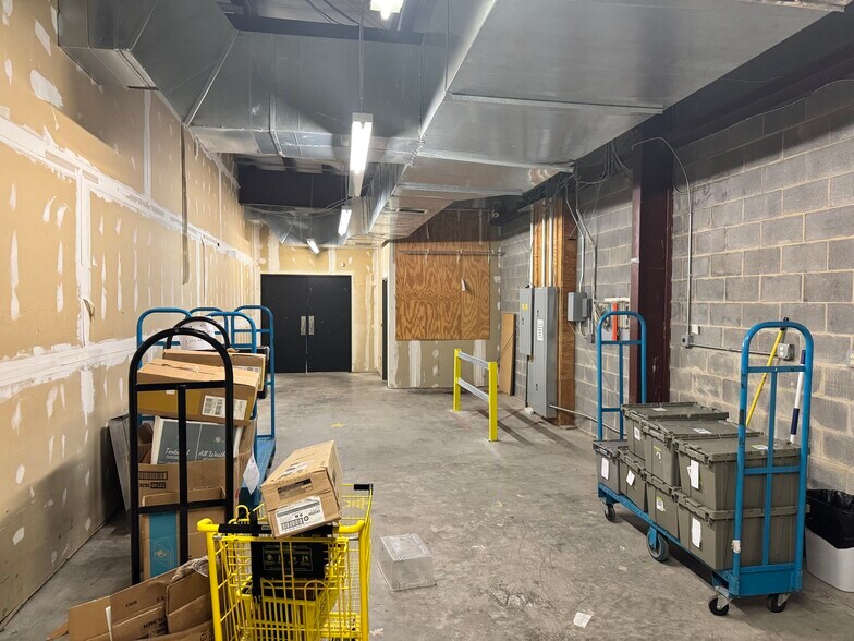 More Photos Of 1651 Blue Ridge Blvd, Troutville Unknown For Lease