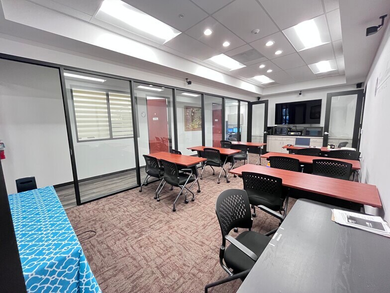 More Photos Of 1935 Chicago Ave, Riverside Office For Sale