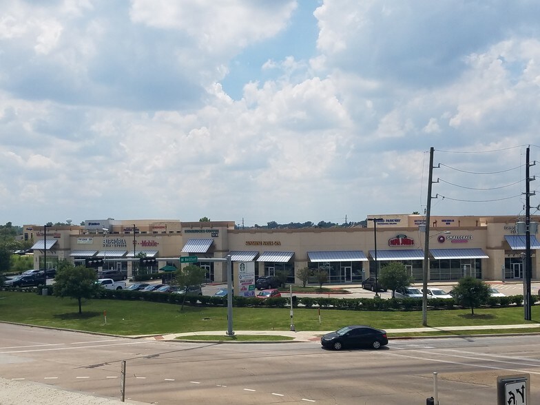 More Photos Of 7810 W Grand Pky S, Richmond Storefront For Lease