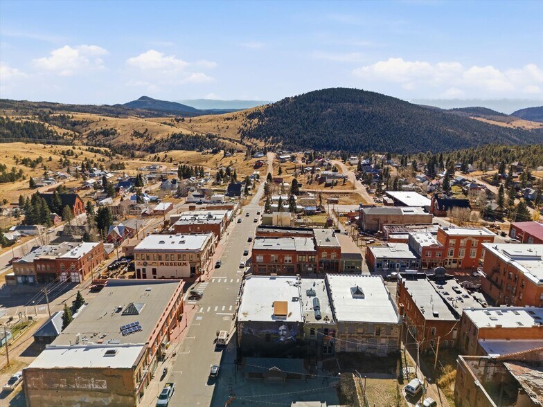 More Photos Of 301 Victor Ave, Victor Hotel For Sale