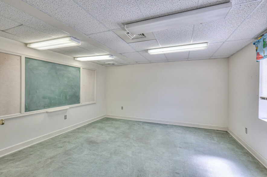 More Photos Of 228 S Military Ave, Lawrenceburg Religious Facility For Sale
