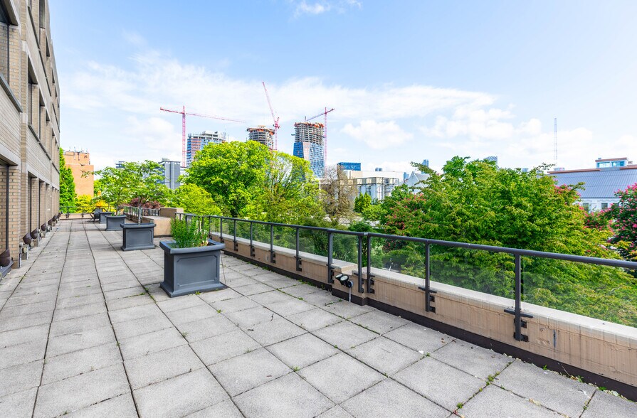 More Photos Of 1681 Chestnut St, Vancouver Office For Lease