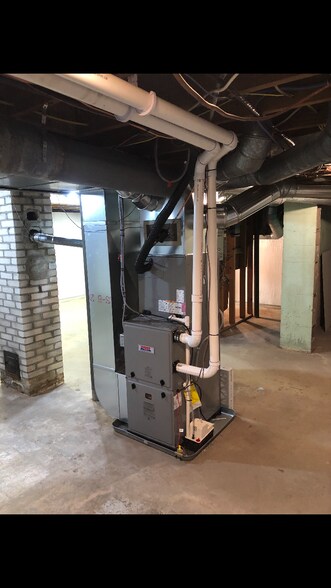 More Photos Of 224 S Weaver Ave, Fremont Office For Sale