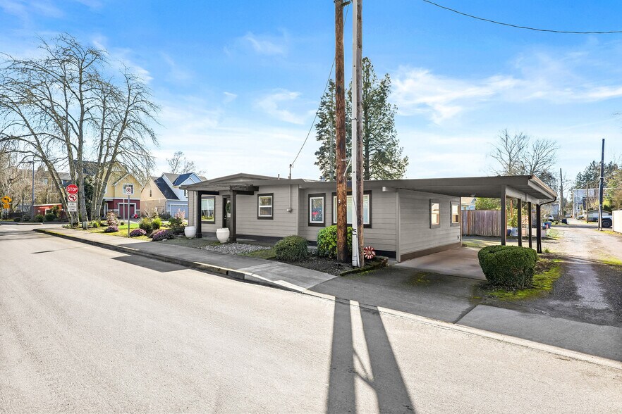 More Photos Of 22467 SW Ash St, Sherwood Office Residential For Sale