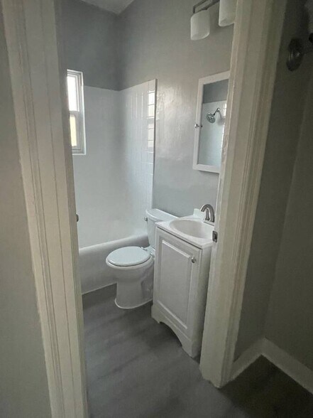 More Photos Of 5510 Lexington Ave, Los Angeles Apartments For Sale