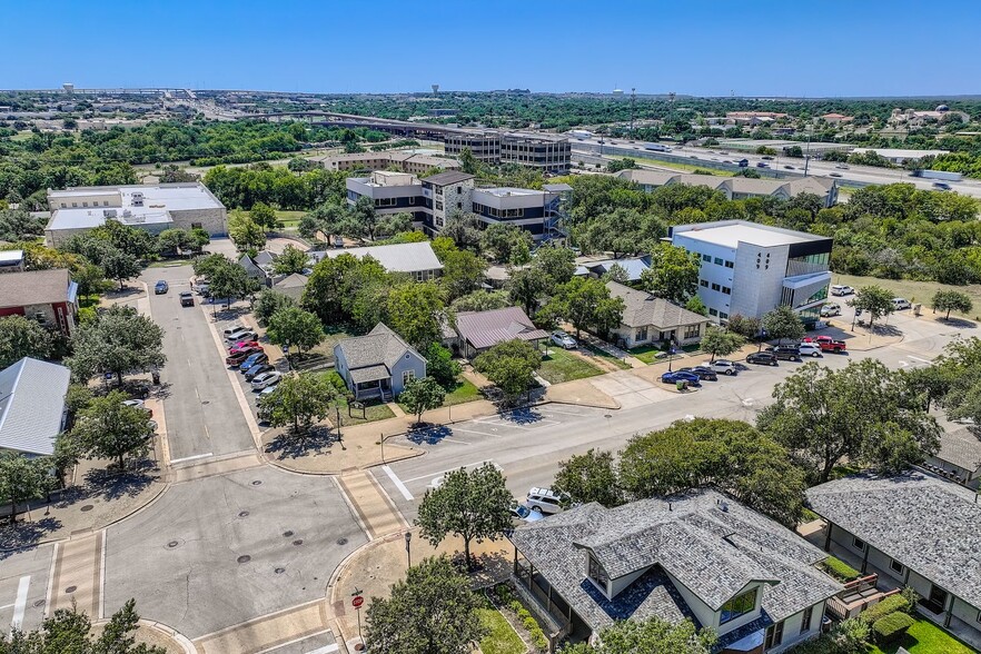 More Photos Of 405 W Main St, Round Rock Daycare Center For Lease