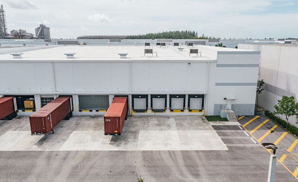 More Photos Of 11305 NW 122nd St, Miami Refrigeration Cold Storage For Lease