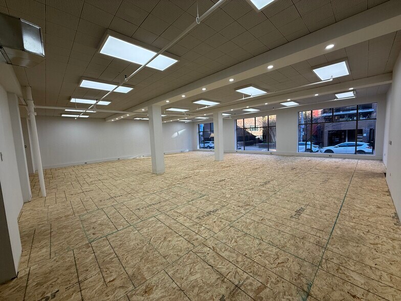 More Photos Of 10-14 Mccaul St, Toronto Office For Sale
