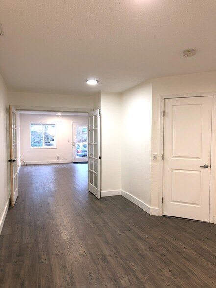 More Photos Of 1733-1737 SE Morrison St, Portland Apartments For Lease