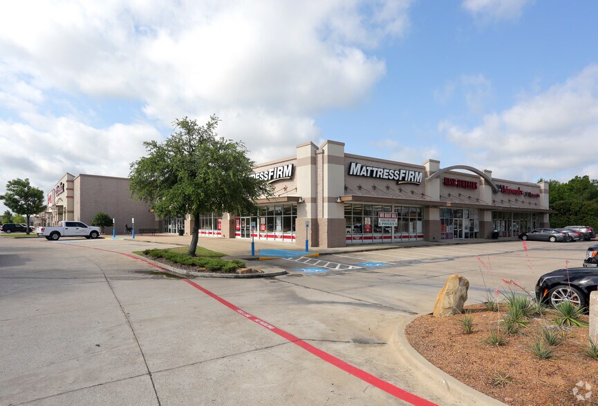 More Photos Of 2663-2885 Market Center Dr, Rockwall Unknown For Lease