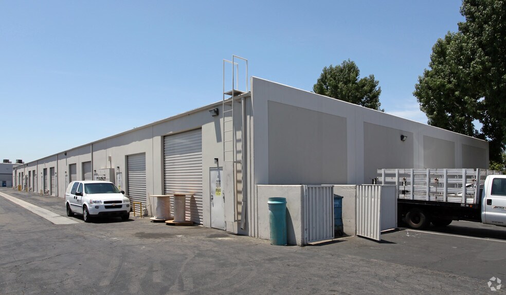 More Photos Of 1591 S Sinclair St, Anaheim Unknown For Lease