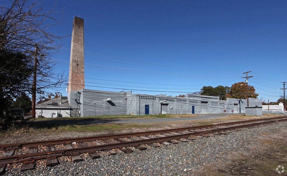 More Photos Of 217-221 Depot St, Davidson Warehouse For Lease