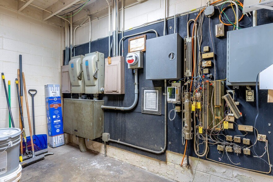 More Photos Of 5020 Frederick Pike, Dayton Warehouse For Sale