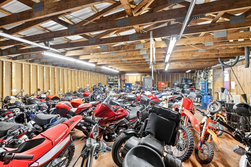 More Photos Of 2350 Dairy Rd, Lancaster Auto Dealership For Lease