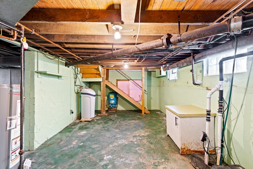 More Photos Of 608 Applegrove St NW, North Canton Office For Sale