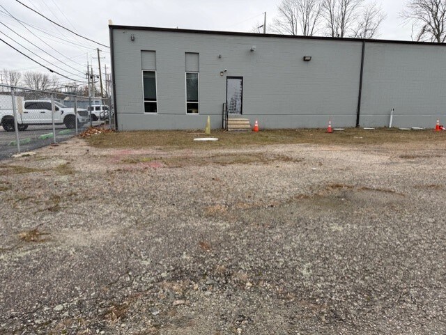 More Photos Of 41 Ford Ln, Warwick Warehouse For Sale