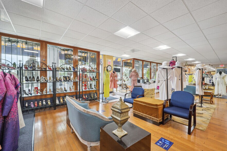 More Photos Of 5061 Allentown Rd, Suitland Freestanding For Sale