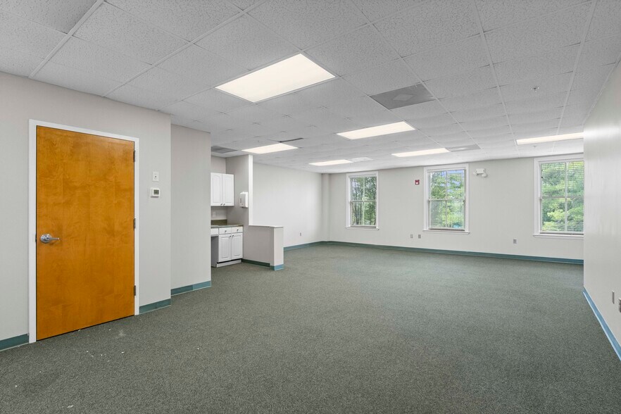 More Photos Of 19701 Bethel Church Rd, Cornelius Office For Sale