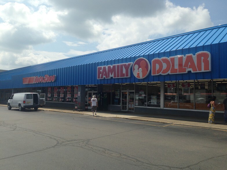 More Photos Of 1185-1259 N Memorial Dr, Lancaster General Retail For Lease