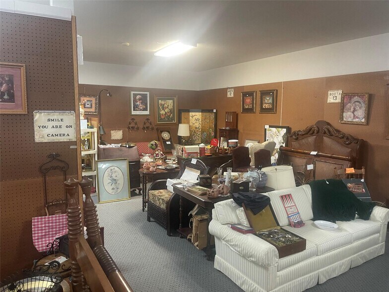 More Photos Of 101 Park Place Cir, Cresson Storefront Retail Office For Sale