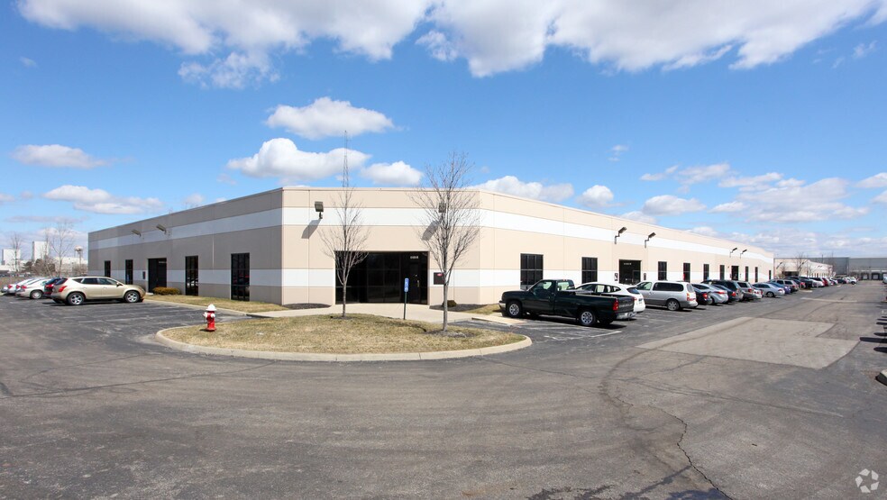 More Photos Of 6185 Huntley Rd, Columbus Showroom For Lease