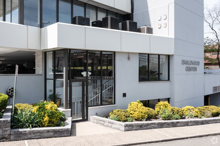 More Photos Of 177 N Dean St, Englewood Medical For Lease