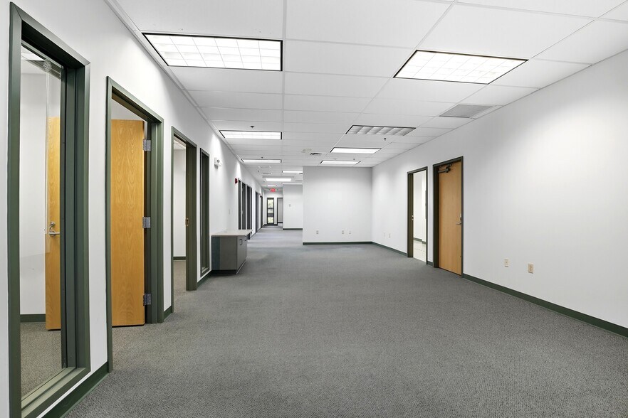 More Photos Of 25 Manchester St, Merrimack Loft Creative Space For Lease