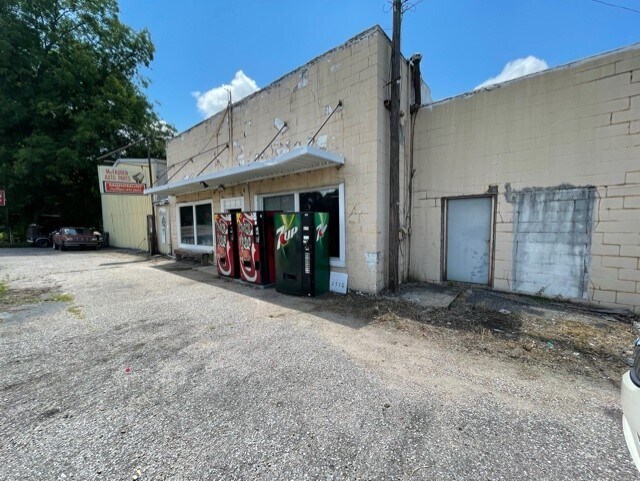More Photos Of 1510 Pioneer Rd, Henry Auto Repair For Sale