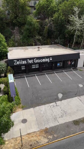 More Photos Of 360 S Grand Ave, Pullman Storefront For Sale