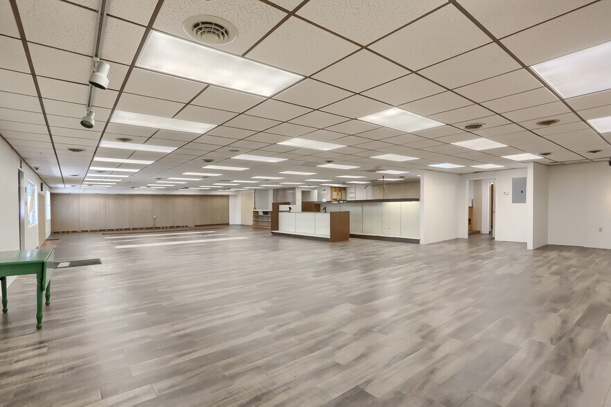 More Photos Of 708 Ekastown Rd, Sarver General Retail For Sale