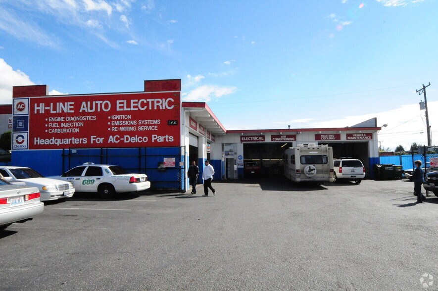 More Photos Of 823 SW 148th St, Burien Auto Repair For Sale