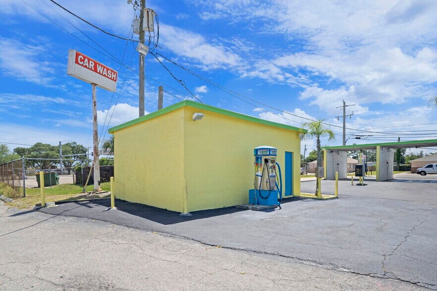 More Photos Of 100 Lucas Rd, Merritt Island Carwash For Sale