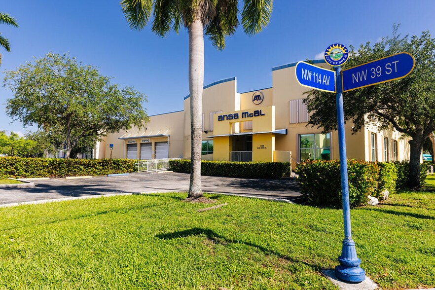 More Photos Of 11403 NW 39th St, Miami Light Distribution For Sale