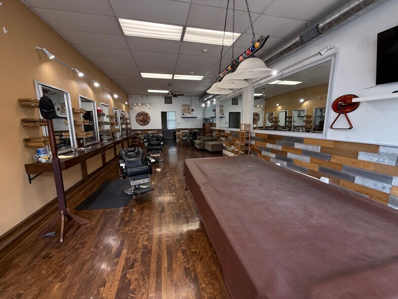 More Photos Of 40 Wall St, Norwalk Freestanding For Lease